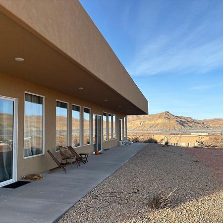 Page Arizona Border Town- Grand Serenity Room With Mesa Views ビッグ・ウォーター エクステリア 写真