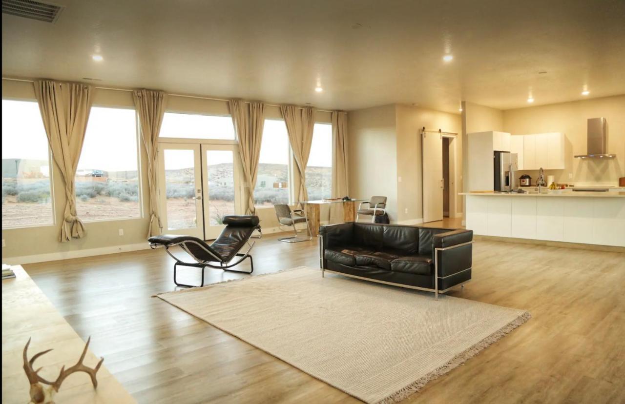 Page Arizona Border Town- Grand Serenity Room With Mesa Views ビッグ・ウォーター エクステリア 写真