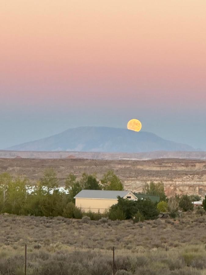 Page Arizona Border Town- Grand Serenity Room With Mesa Views ビッグ・ウォーター エクステリア 写真
