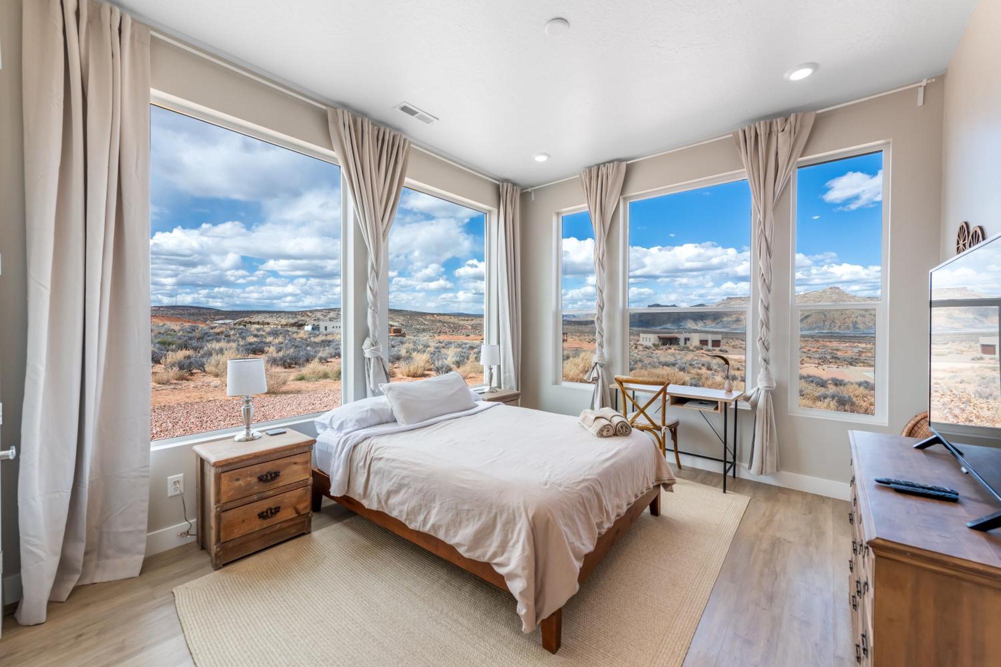 Page Arizona Border Town- Grand Serenity Room With Mesa Views ビッグ・ウォーター エクステリア 写真