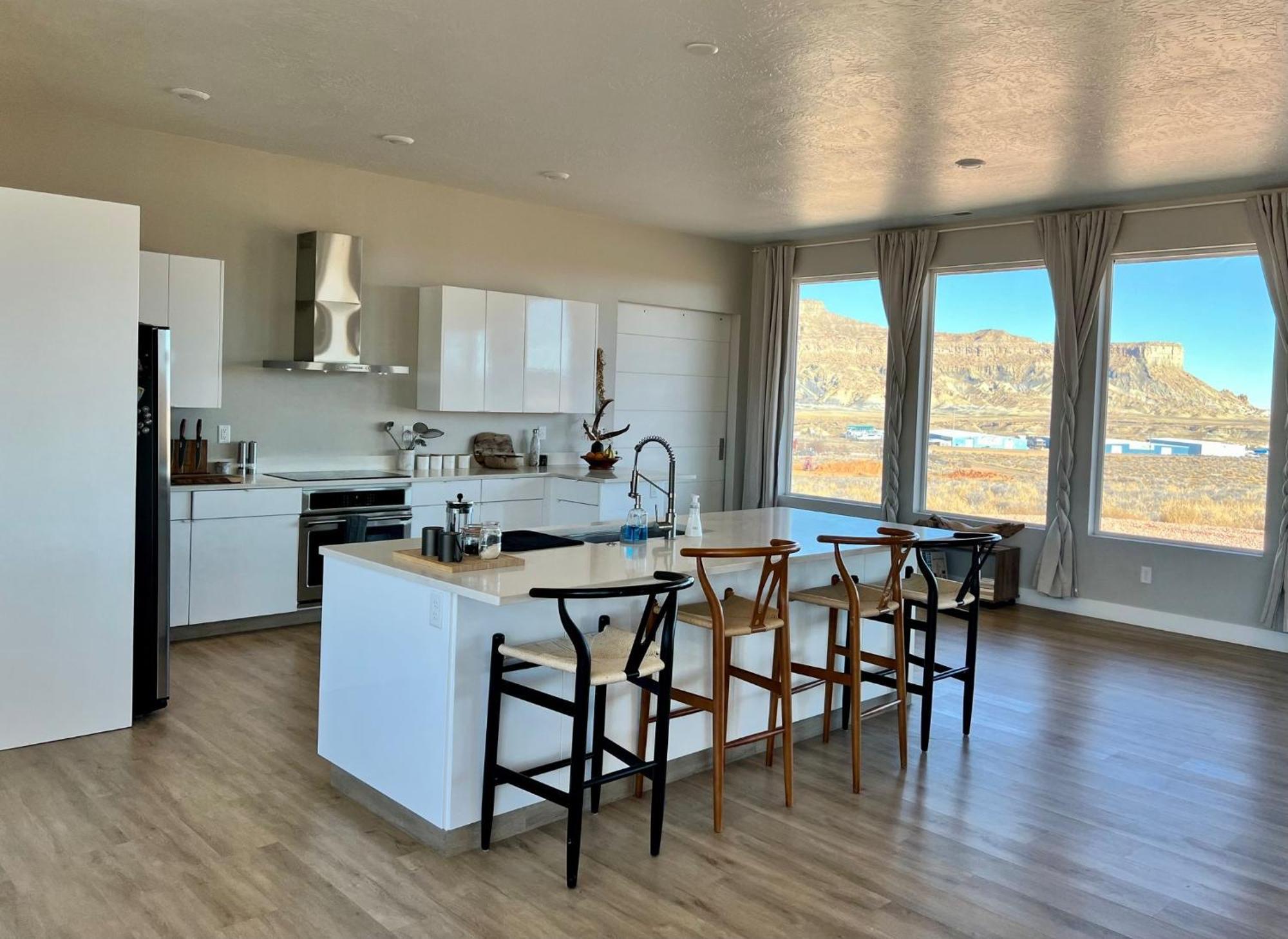 Page Arizona Border Town- Grand Serenity Room With Mesa Views ビッグ・ウォーター エクステリア 写真